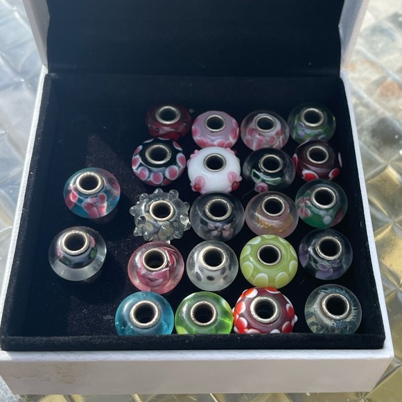 Jewelry - Glass bracelet charms